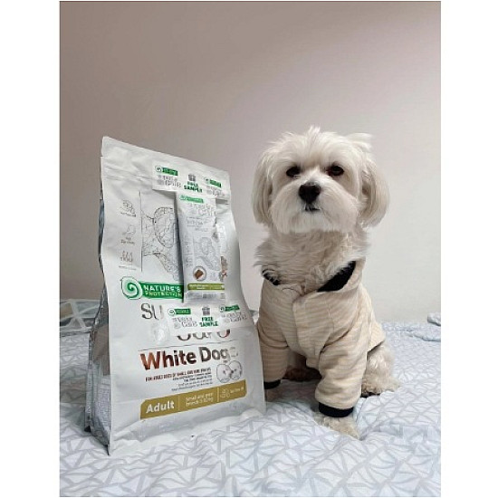 Nature’s Protection White Dogs Lamb Adult Small and Mini Breeds -  Суха храна за възрастни кучета от малки и мини породи с бяла или светла козина.